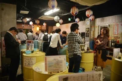 [지금 일본은] 서서 음식 즐기는 ‘타치구이(立ち食い)’ 문화 확산