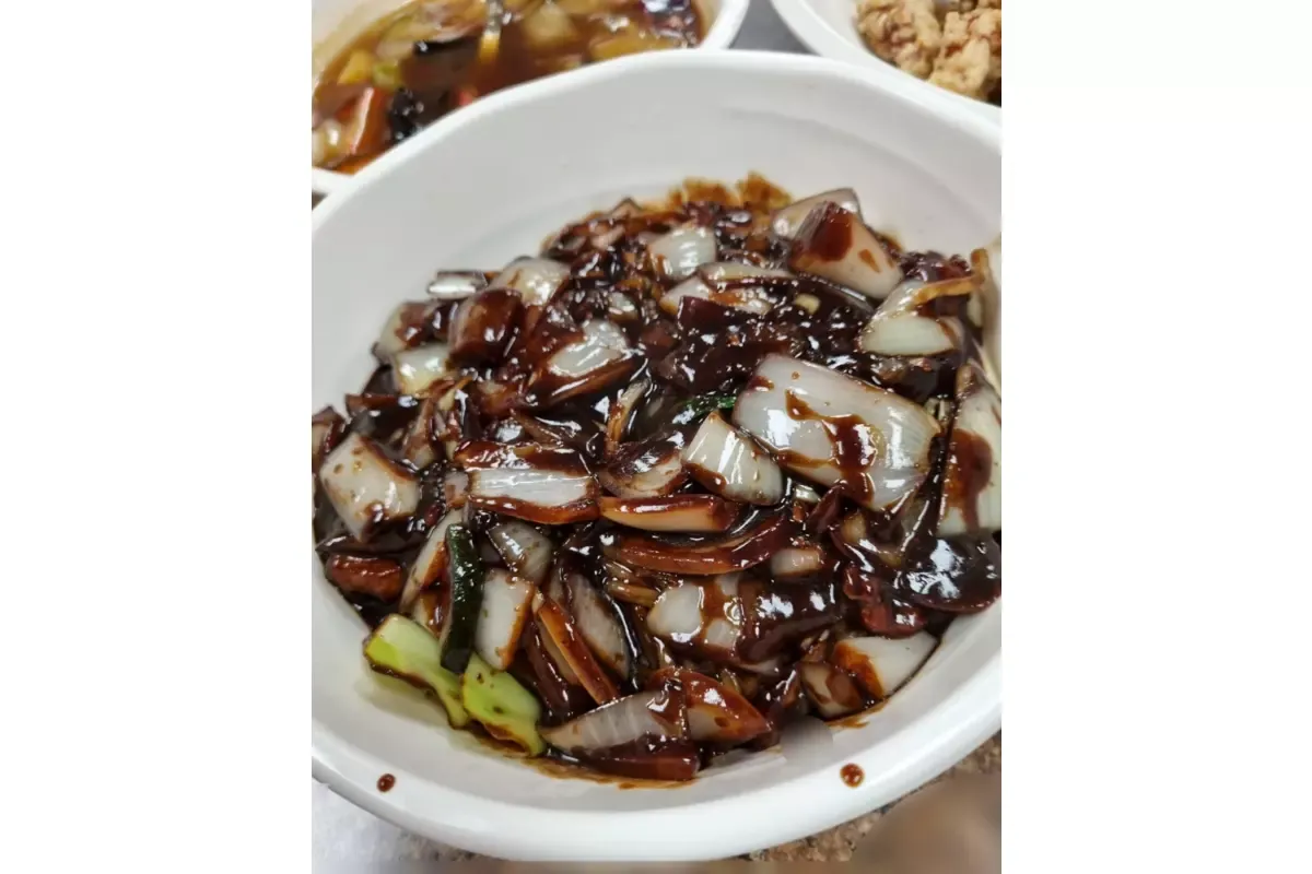 북미에서 Hot 한 한국식 중화요리 “짜장면” – 그때 그 시절 행복했던 가족 외식의 추억!!